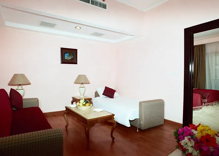 Отель Golden 5 Sapphire 4*